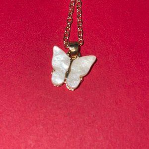 Butterfly Pendant Necklace Creative Net Red Pearl Clavicle Chain